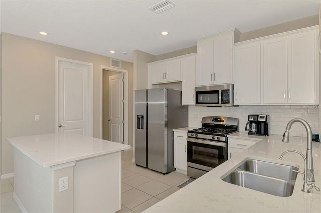 6310 GRANDVIEW HILL COURT, Bradenton, FL 34203