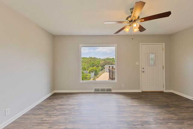 125 HIGHLAND Drive, Council Bluffs, IA 51503