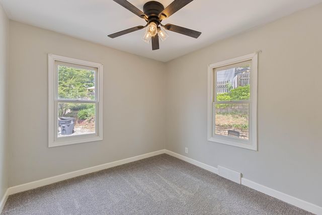 125 HIGHLAND Drive, Council Bluffs, IA 51503