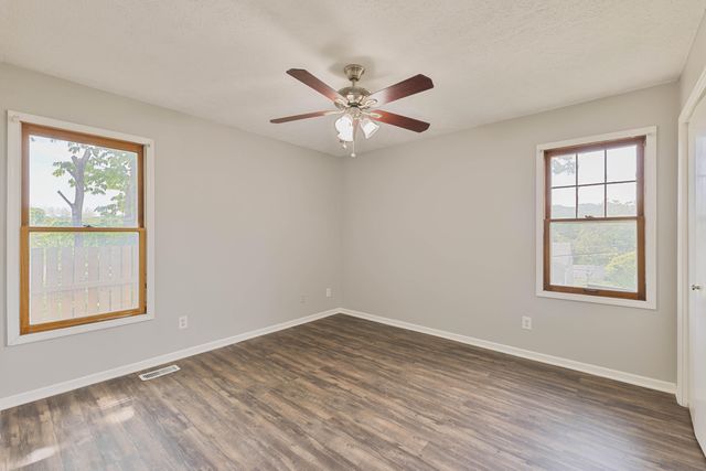 125 HIGHLAND Drive, Council Bluffs, IA 51503