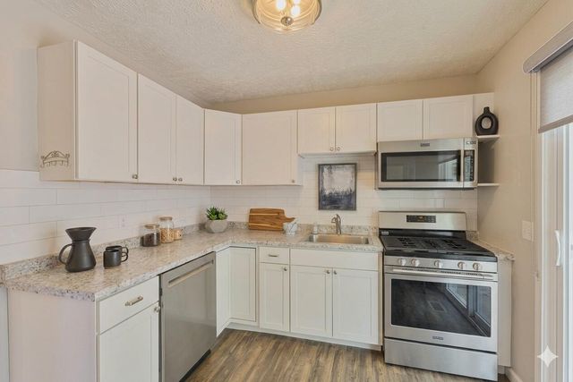 125 HIGHLAND Drive, Council Bluffs, IA 51503