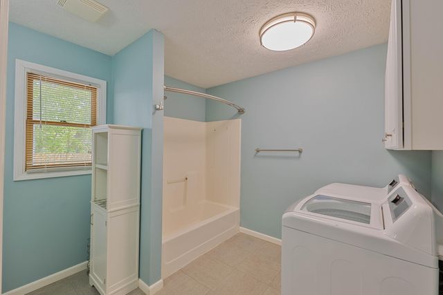 125 HIGHLAND Drive, Council Bluffs, IA 51503