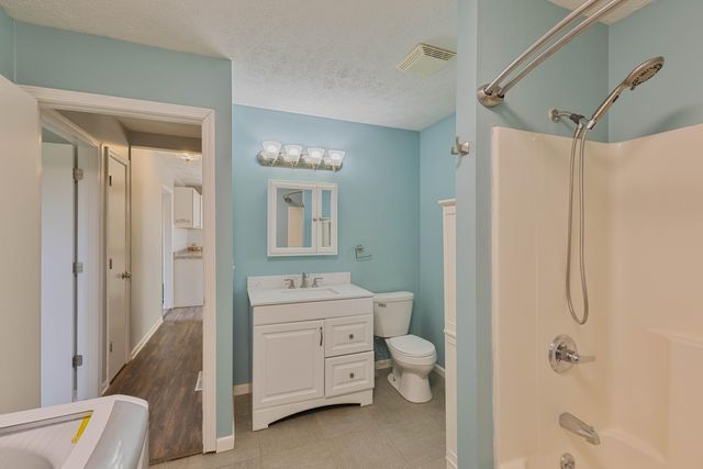 125 HIGHLAND Drive, Council Bluffs, IA 51503