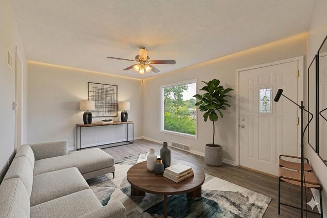 125 HIGHLAND Drive, Council Bluffs, IA 51503