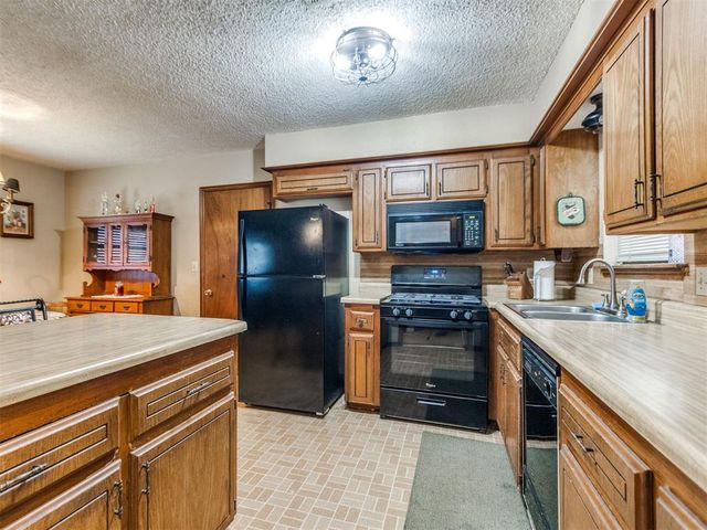 805 Condor Court, Noble, OK 73068