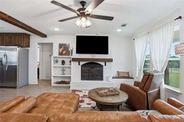 1057 Hereford Drive, Springtown, TX 76082