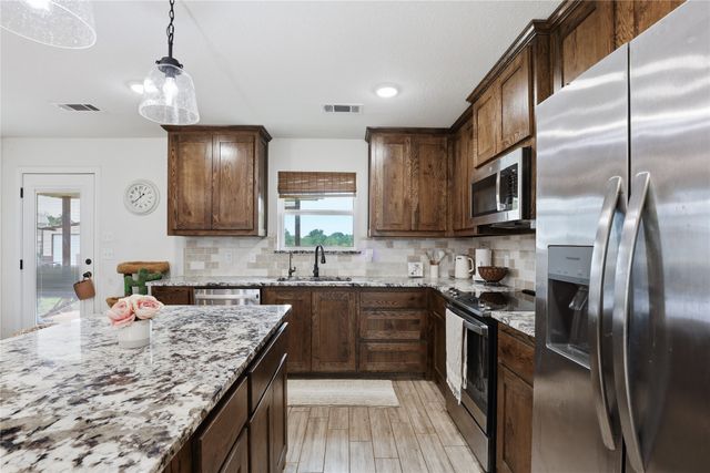 1057 Hereford Drive, Springtown, TX 76082