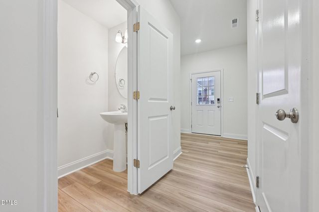 652 Sefton Park Drive, Zebulon, NC 27597