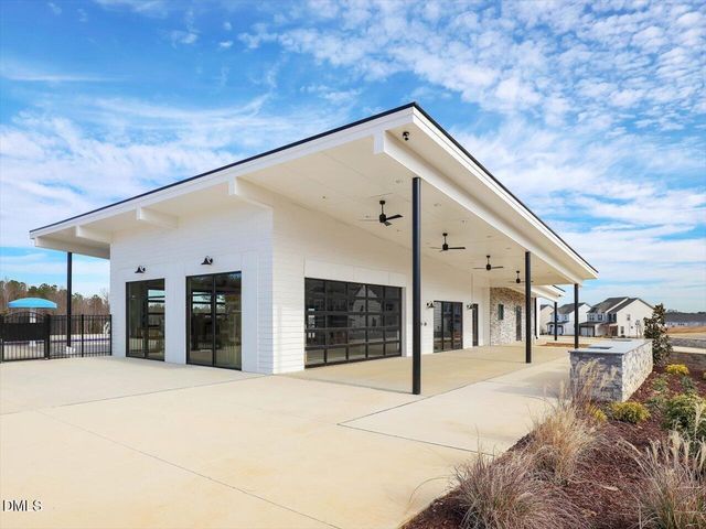 652 Sefton Park Drive, Zebulon, NC 27597
