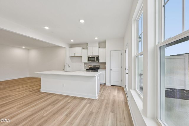 652 Sefton Park Drive, Zebulon, NC 27597