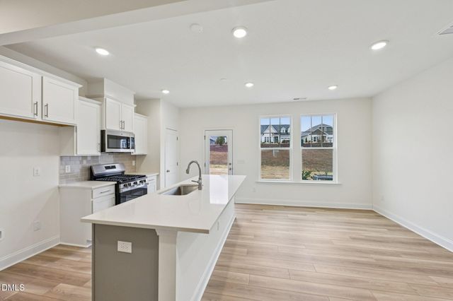 652 Sefton Park Drive, Zebulon, NC 27597