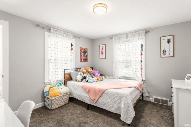 19537 Oakdale Avenue, South Bend, IN 46637