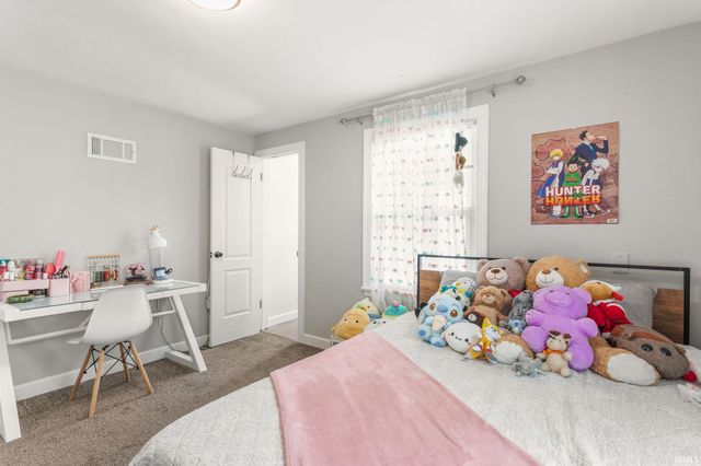 19537 Oakdale Avenue, South Bend, IN 46637