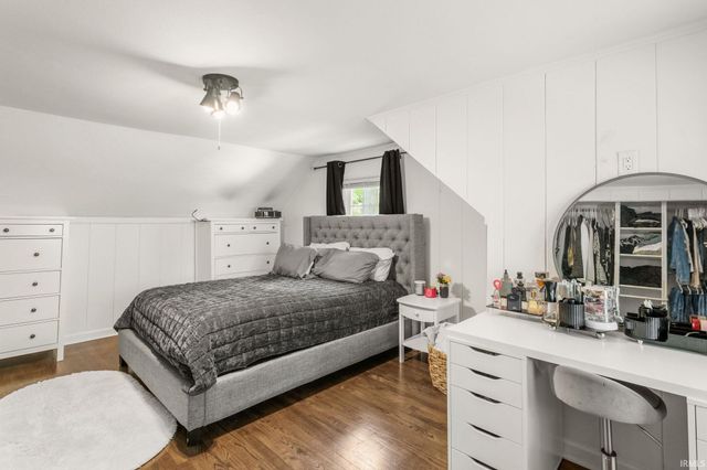 19537 Oakdale Avenue, South Bend, IN 46637