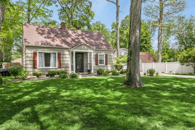 19537 Oakdale Avenue, South Bend, IN 46637