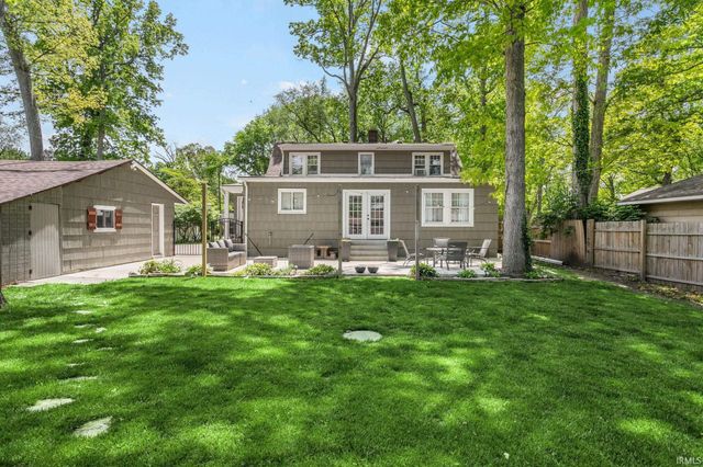 19537 Oakdale Avenue, South Bend, IN 46637