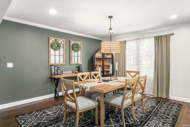 19537 Oakdale Avenue, South Bend, IN 46637
