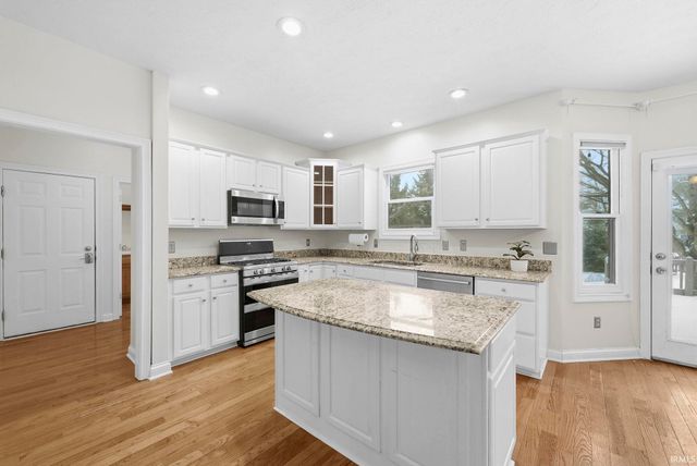 10236 Bent Tree Lane, Fishers, IN 46037