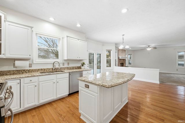 10236 Bent Tree Lane, Fishers, IN 46037