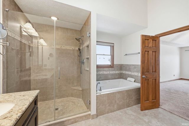 10236 Bent Tree Lane, Fishers, IN 46037