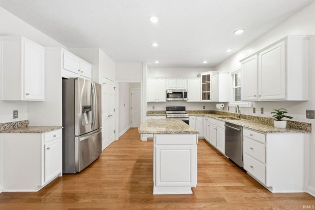 10236 Bent Tree Lane, Fishers, IN 46037