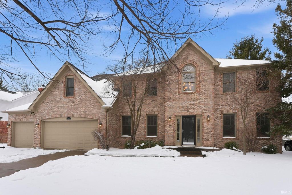 10236 Bent Tree Lane, Fishers, IN 46037