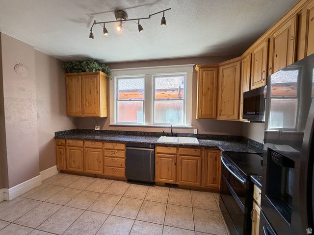 384 E ST, Salt Lake City, UT 84103