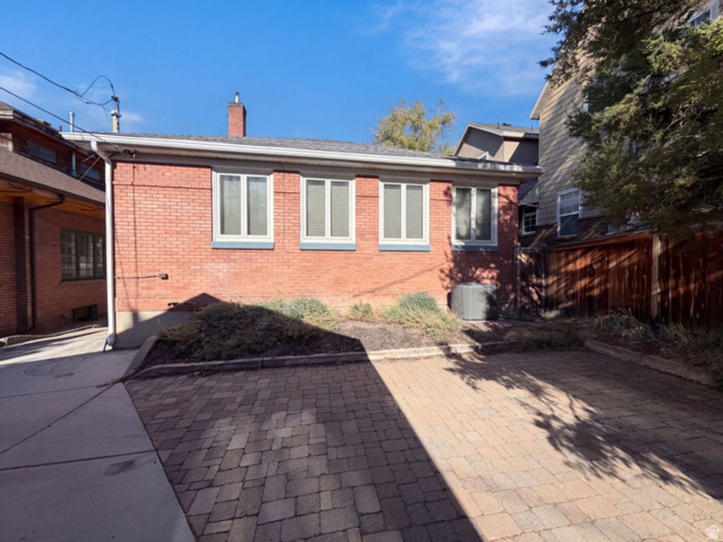 384 E ST, Salt Lake City, UT 84103 — photo 5