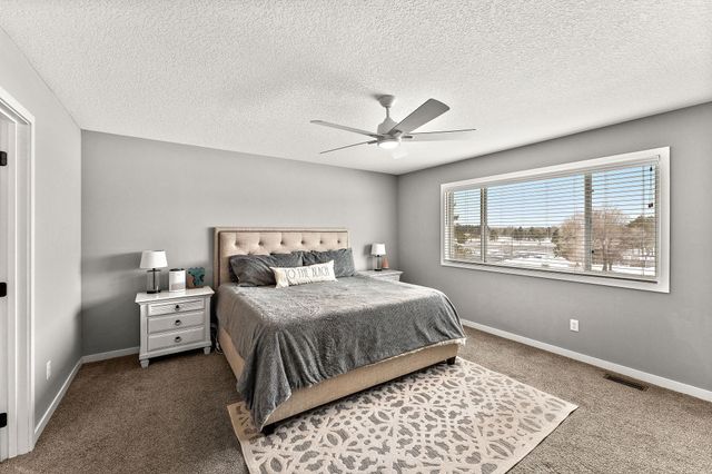 20044 Killdeer Street NW, Oak Grove, MN 55011