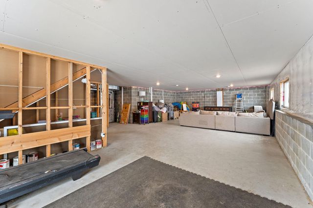 20044 Killdeer Street NW, Oak Grove, MN 55011