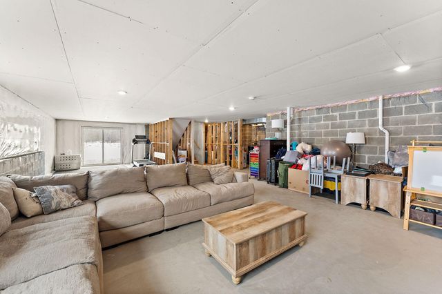 20044 Killdeer Street NW, Oak Grove, MN 55011