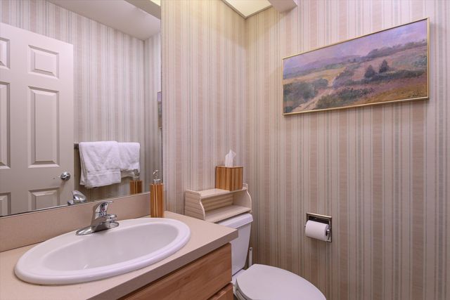 13 Daybreak Drive E103, Ludlow, VT 05149