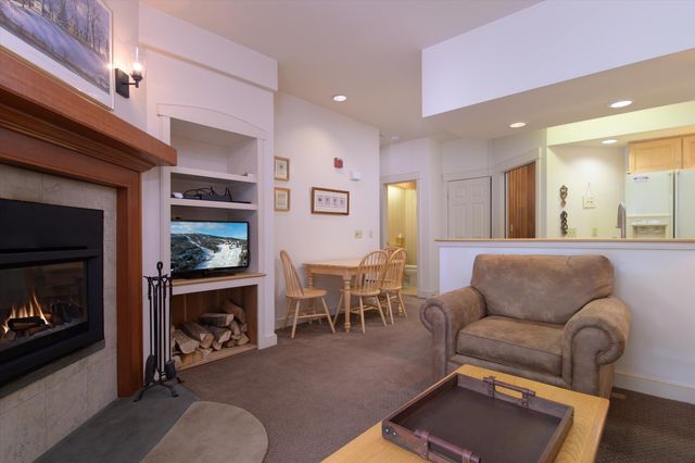 13 Daybreak Drive E103, Ludlow, VT 05149