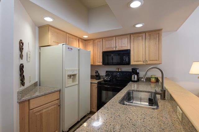 13 Daybreak Drive E103, Ludlow, VT 05149