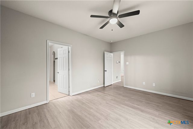 105 J E Brown Lane, Jarrell, TX 76537