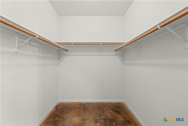 105 J E Brown Lane, Jarrell, TX 76537