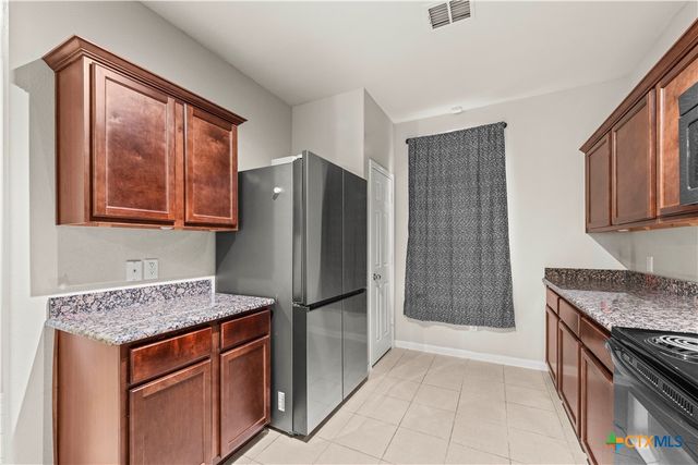 105 J E Brown Lane, Jarrell, TX 76537