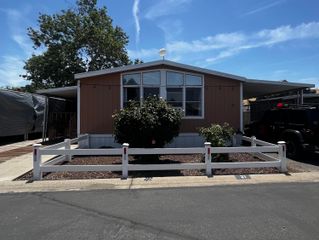 720 E Worth Avenue 21, Porterville, CA 93257