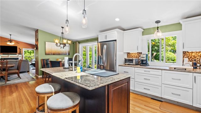 91 Love Lane, Warwick, RI 02886