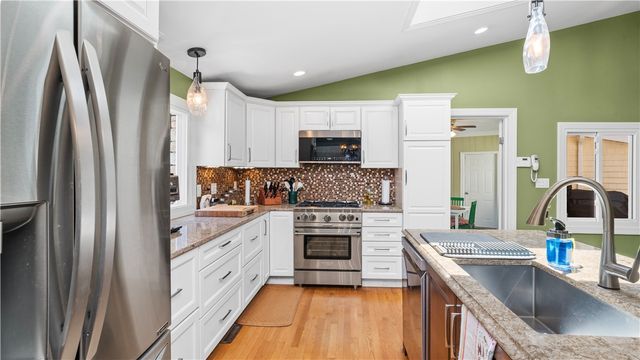 91 Love Lane, Warwick, RI 02886