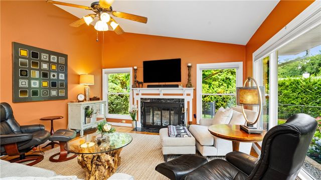 91 Love Lane, Warwick, RI 02886