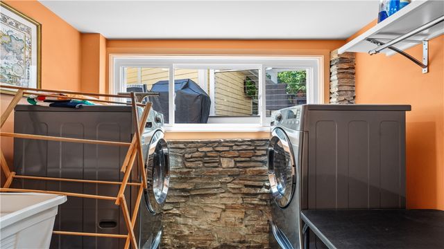 91 Love Lane, Warwick, RI 02886
