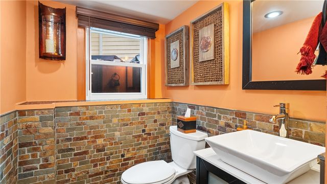 91 Love Lane, Warwick, RI 02886