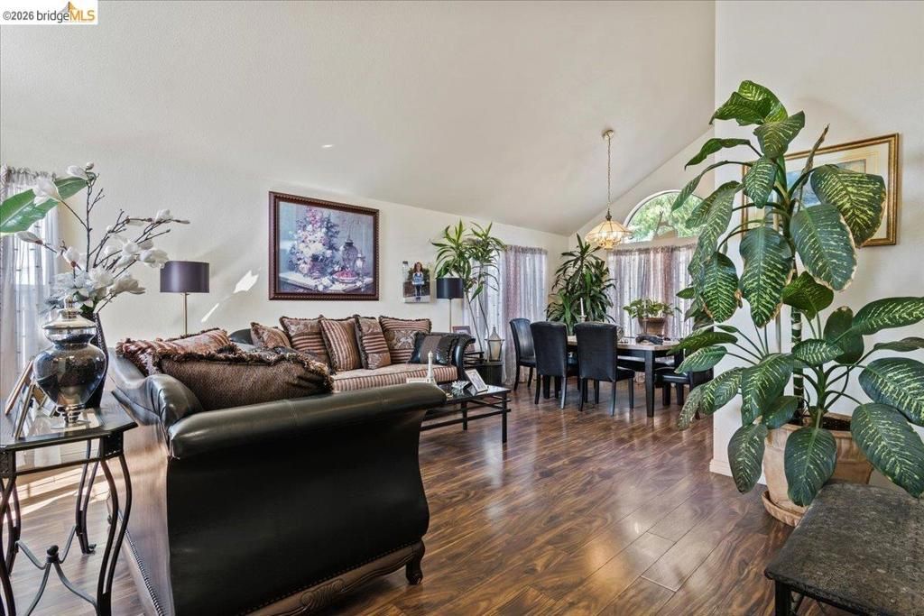 Image 5 of property listing at 4137 4137 Amargosa Drive, Antioch, CA 94531