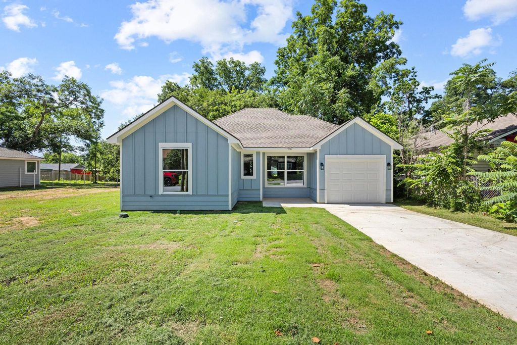 516 Florence, Denison, TX 75020