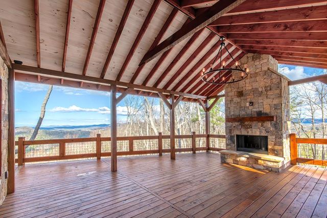 470 Skylight Drive, Blue Ridge, GA 30513