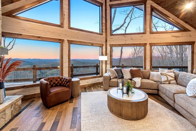 470 Skylight Drive, Blue Ridge, GA 30513