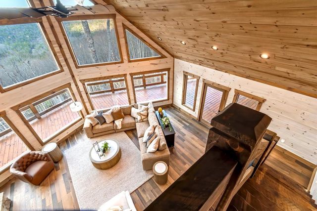 470 Skylight Drive, Blue Ridge, GA 30513