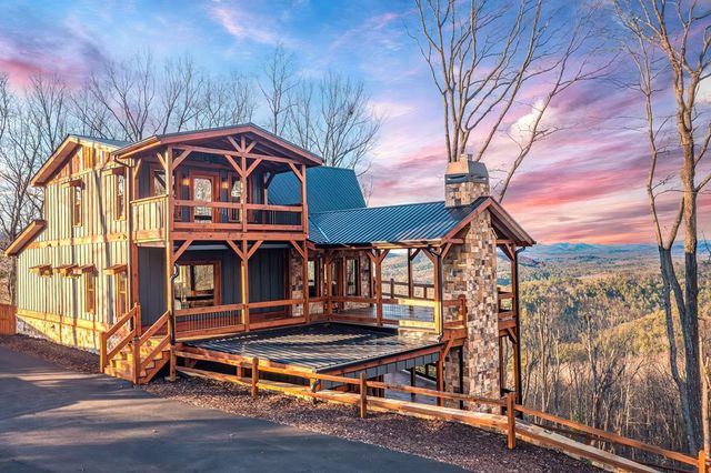470 Skylight Drive, Blue Ridge, GA 30513