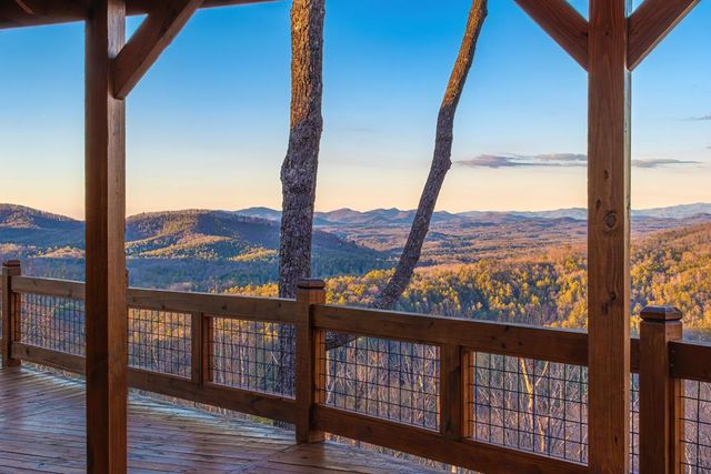 470 Skylight Drive, Blue Ridge, GA 30513